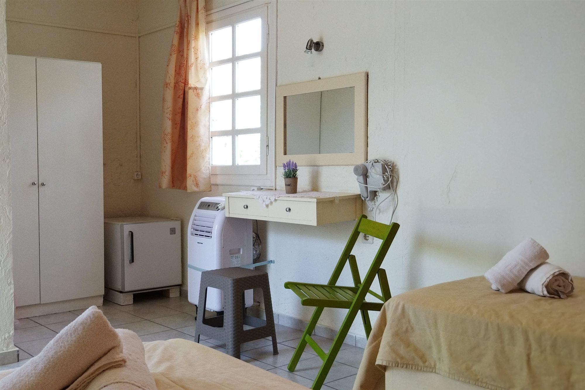 Cleo Rooms 250M From The Beach ماليا المظهر الخارجي الصورة