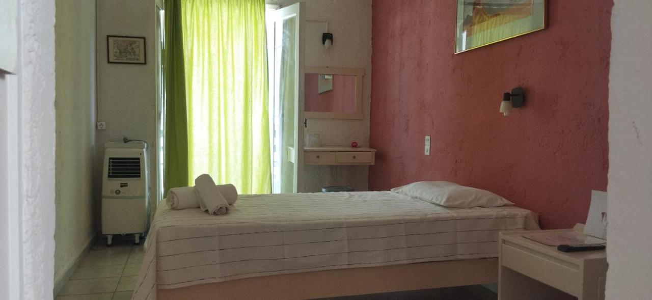 Cleo Rooms 250M From The Beach ماليا المظهر الخارجي الصورة